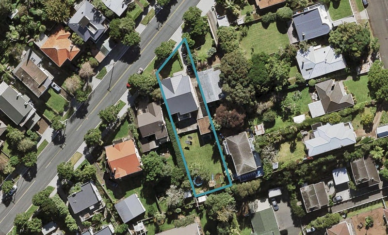 14 Mount Royal Avenue, Mount Albert, Auckland - Carousel 1