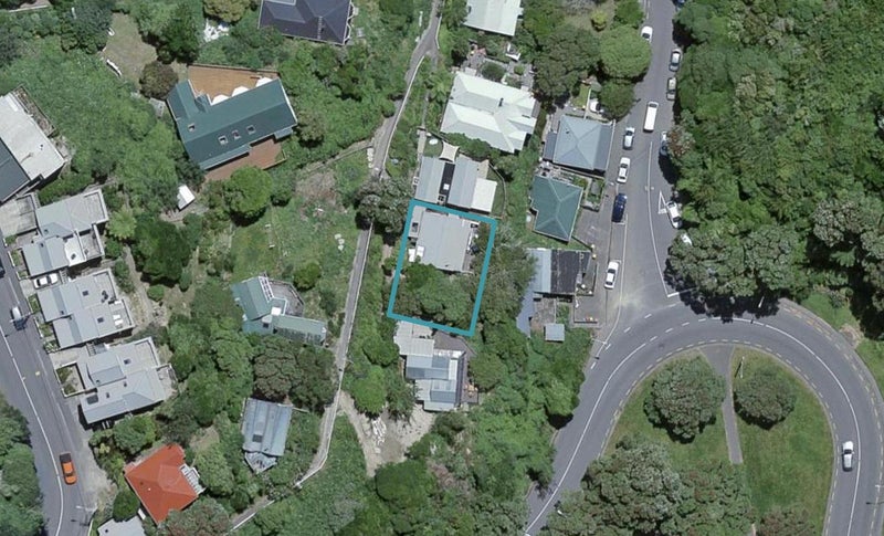 4 Irvine Street, Aro Valley, Wellington - Carousel 1
