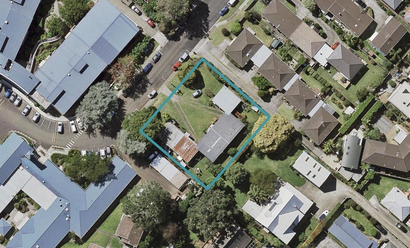 2/13 Napoleon Avenue, Milford, Auckland - Carousel 1