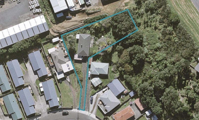 13 Simons Street, Moturoa, New Plymouth - Carousel 1