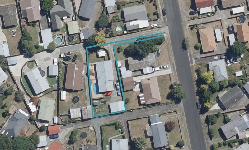 10 Oakfield Crescent, Pukete, Hamilton - Carousel 1