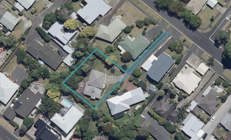 57 Casey Avenue, Fairfield, Hamilton - Carousel 1