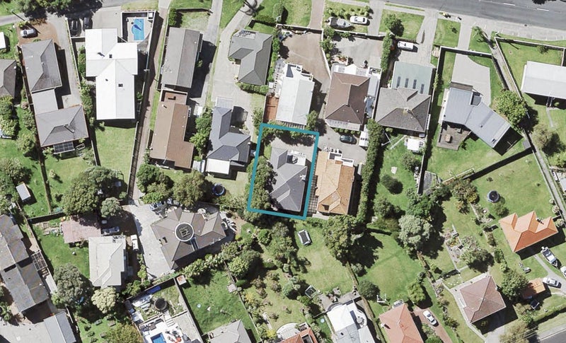 566A Beach Road, Rothesay Bay, Auckland - Carousel 1