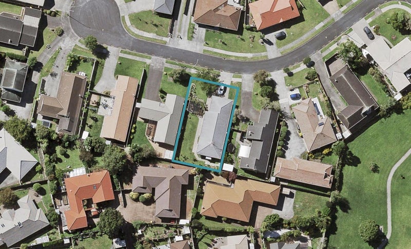 10 Mirabell Place, Golflands, Auckland - Carousel 1