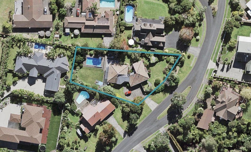 4 Kingfisher Grove, Greenhithe, Auckland - Carousel 1