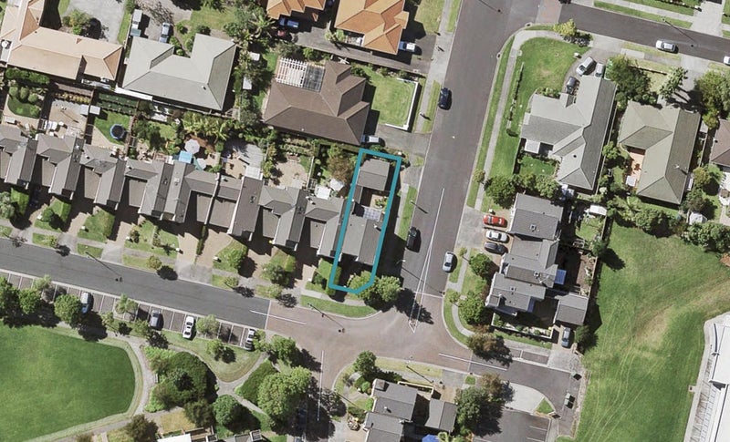 13 Faldo Drive, Golflands, Auckland - Carousel 1