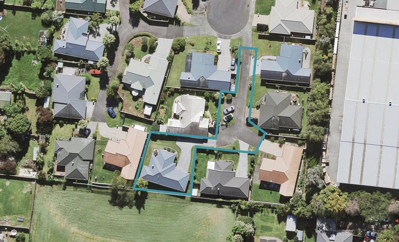 116 Kingdale Road, Henderson, Auckland - Carousel 1