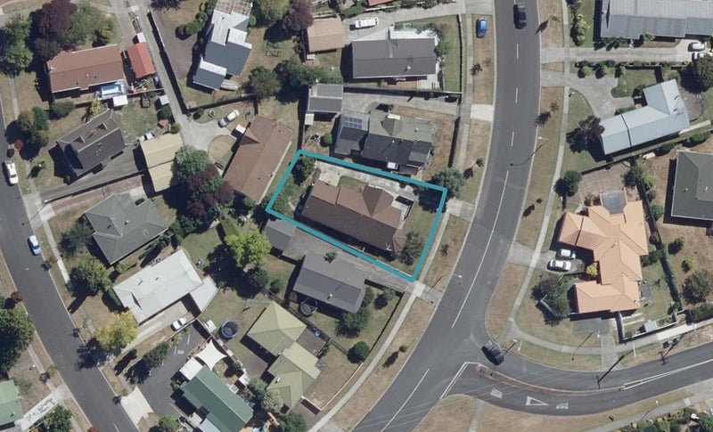 27 Endeavour Avenue, Flagstaff, Hamilton - Carousel 1