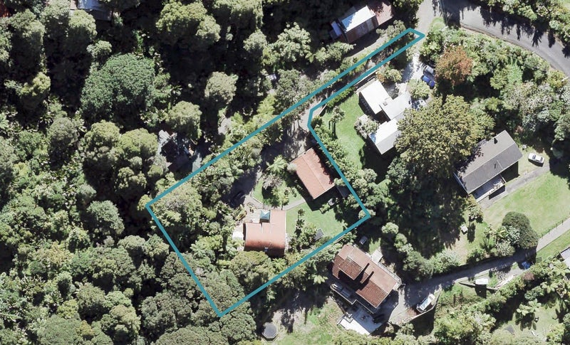 6 Rimu Road, Oratia, Auckland - Carousel 1