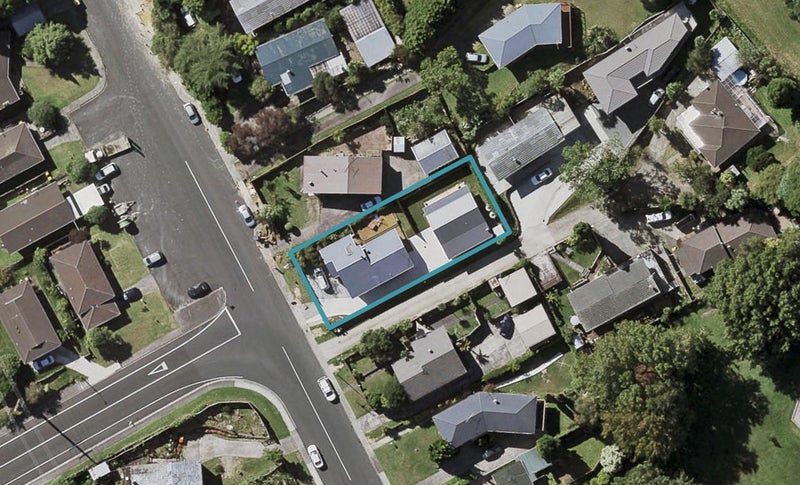 53 Totaravale Drive, Totara Vale, Auckland - Carousel 1