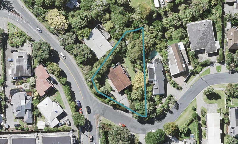 2 Whitby Crescent, Mairangi Bay, Auckland - Carousel 1