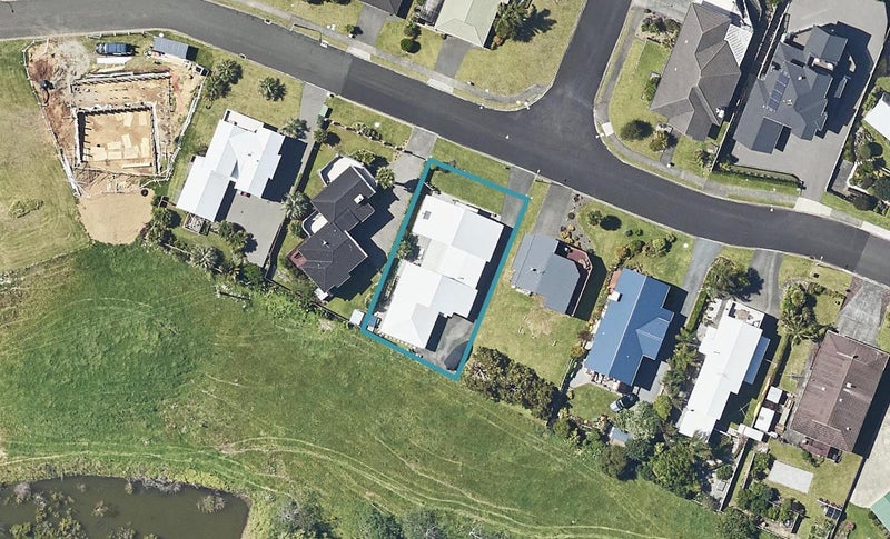 33 Mayor View Terrace, Waihi Beach, Waihi Beach - Carousel 1