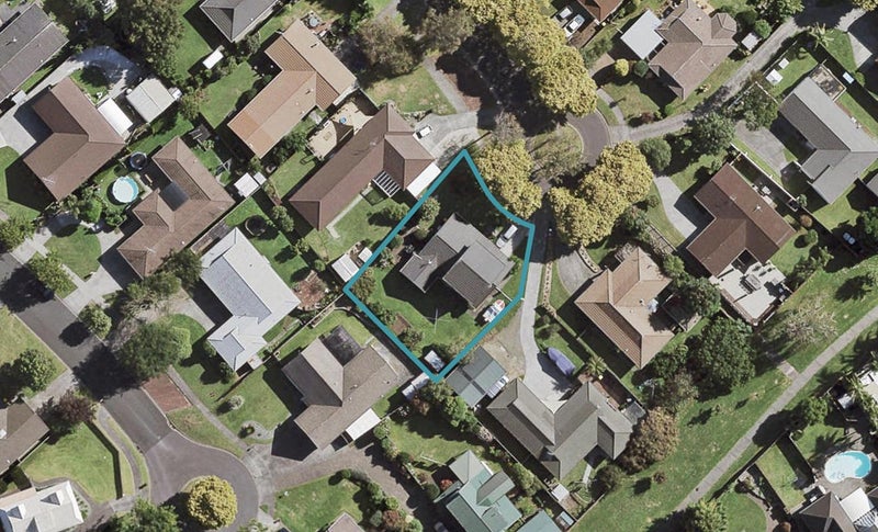 15 Donzella Place, Conifer Grove, Takanini - Carousel 1