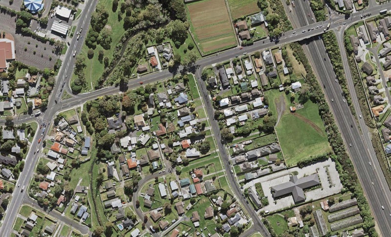 7 Hall Avenue, Mangere, Auckland - Carousel 1