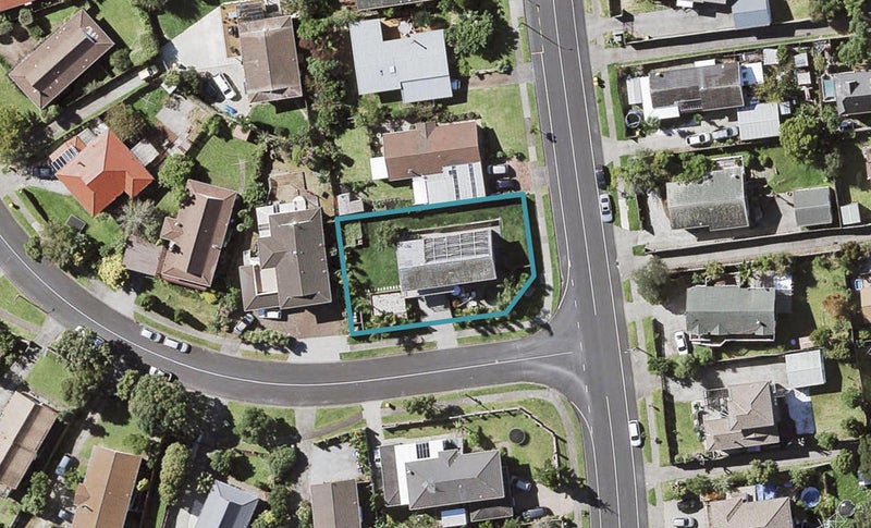 1 Lewisham Street, Botany Downs, Auckland - Carousel 1