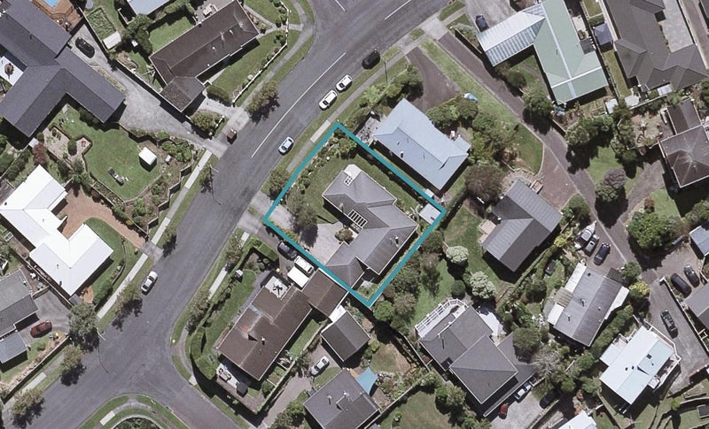 16 Karamea Street, Whalers Gate, New Plymouth - Carousel 1