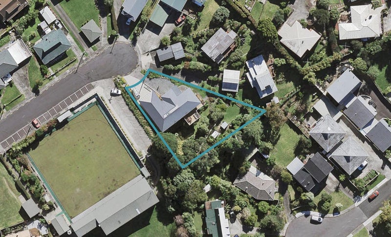 9 Ross Avenue, Glenfield, Auckland - Carousel 1