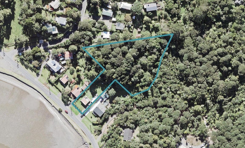 1216 Huia Road, Huia, Auckland - Carousel 1