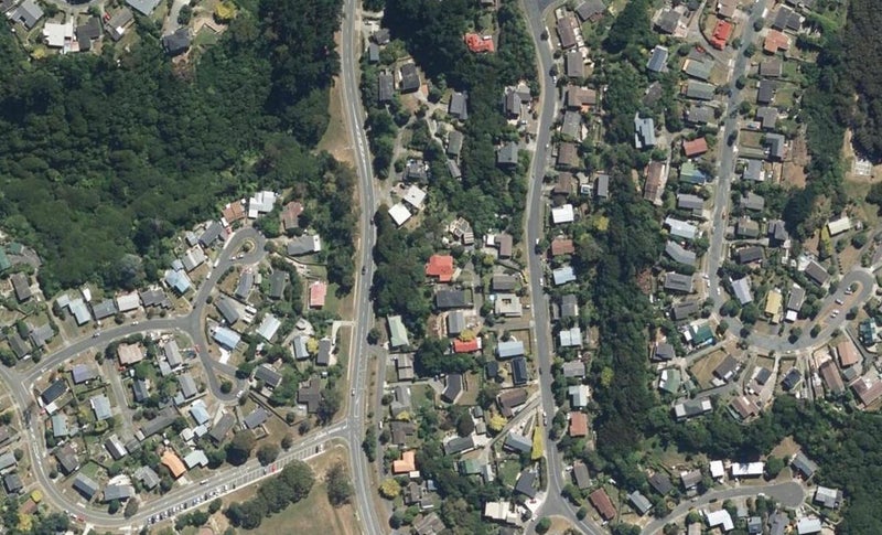 82 Leeward Drive, Whitby, Porirua - Carousel 1