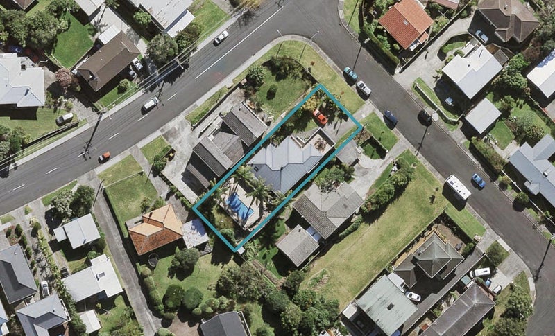 10 Tye Road, Hillcrest, Auckland - Carousel 1