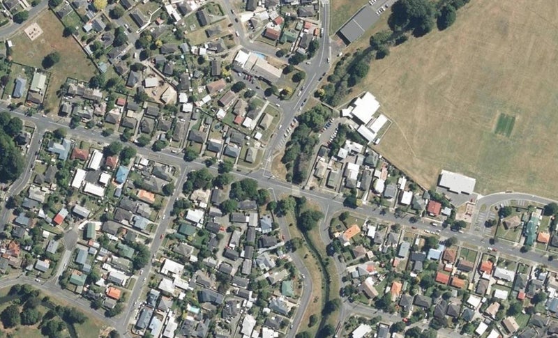 148 Whites Line East, Waiwhetu, Lower Hutt - Carousel 1