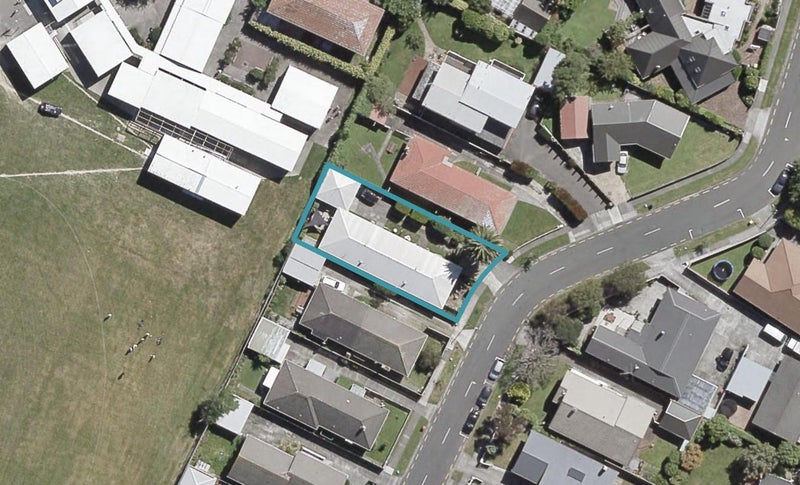 1/81 Wai-Iti Crescent, Woburn, Lower Hutt - Carousel 1