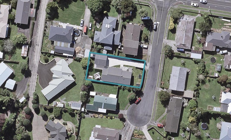 8 Pokaka Place, Inglewood, Inglewood - Carousel 1