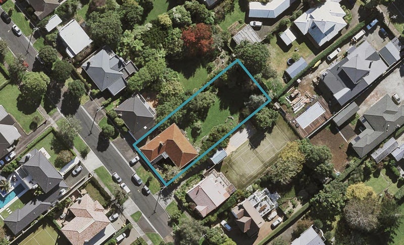 10 Maungakiekie Avenue, Greenlane, Auckland - Carousel 1