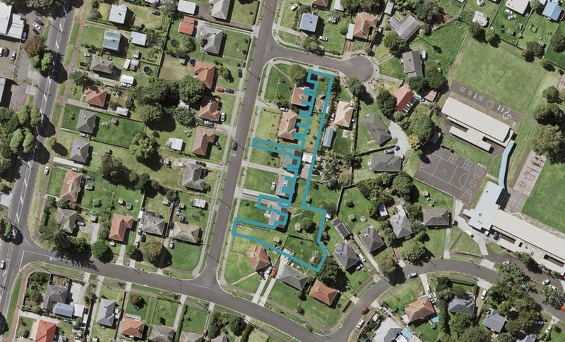 21 Ngakahikatea Lane, Point England, Auckland - Carousel 1