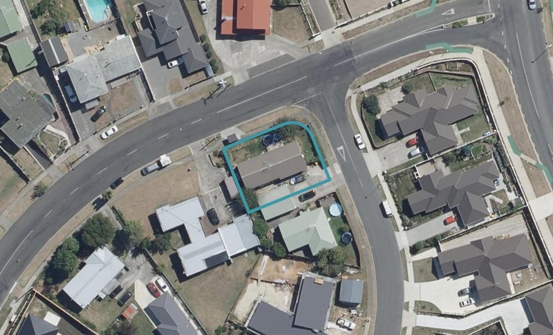 2 Cowley Drive, Temple View, Hamilton - Carousel 1