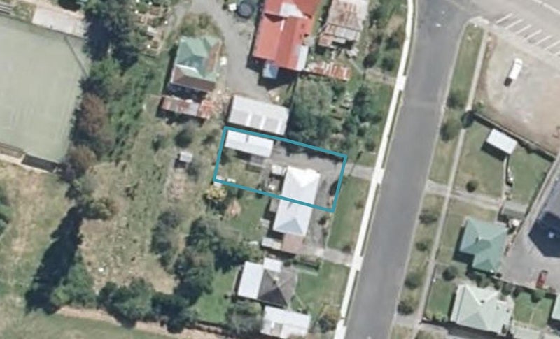 33 Paraekaretu Street, Hunterville - Carousel 1