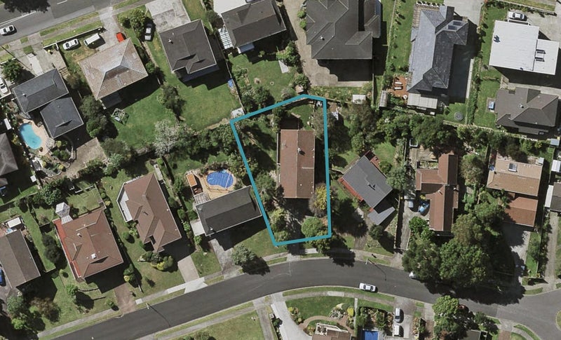 12 Elsted Place, Goodwood Heights, Auckland - Carousel 1