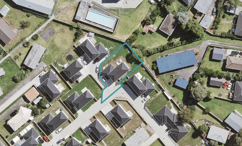 9 Waitoro Lane, Henderson, Auckland - Carousel 1