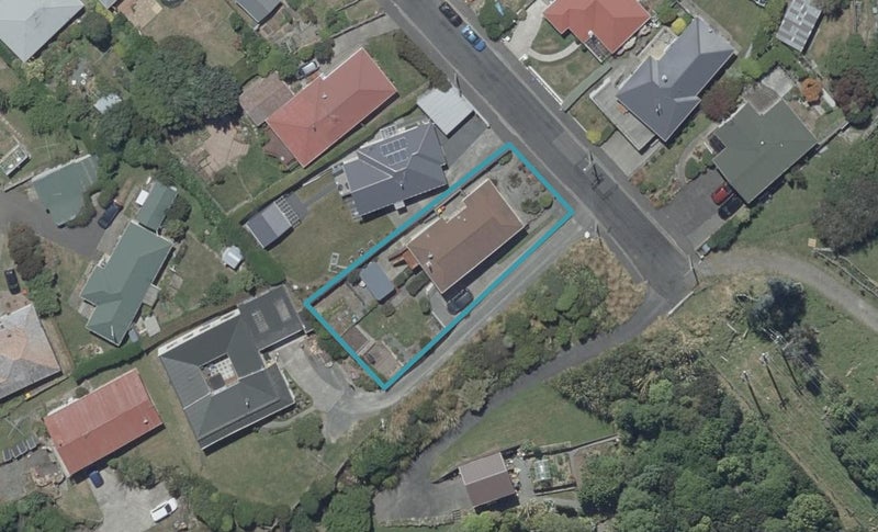 8 Abbeyhill Road, Pine Hill, Dunedin - Carousel 1