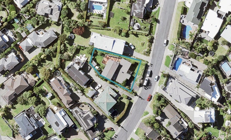 12 Vaughan Crescent, Murrays Bay, Auckland - Carousel 1