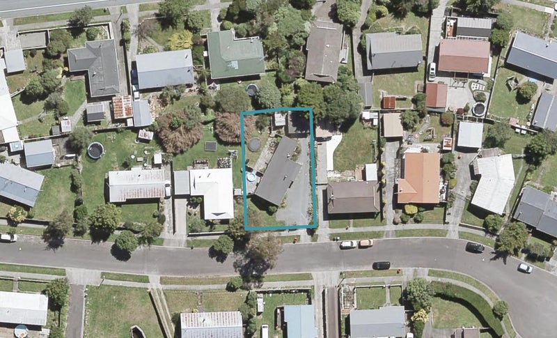 7 Moonstone Grove, Birchville, Upper Hutt - Carousel 1