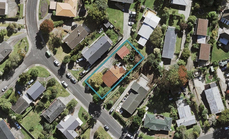 33 Ayton Drive, Totara Vale, Auckland - Carousel 1