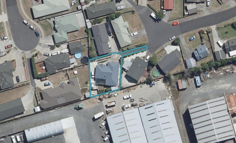 11 Harvard Court, Melville, Hamilton - Carousel 1
