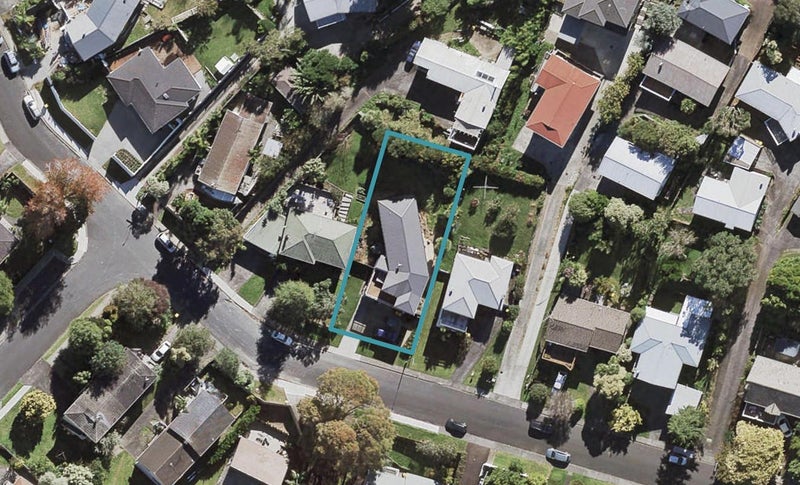 81 Monarch Avenue, Hillcrest, Auckland - Carousel 1