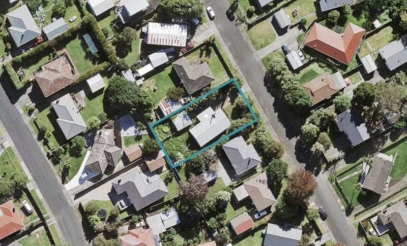 14 Crocombe Crescent, Beach Haven, Auckland - Carousel 1