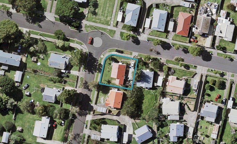 43A Maybury Street, Point England, Auckland - Carousel 1