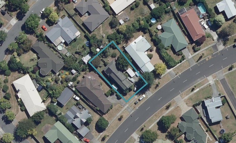100 Endeavour Avenue, Flagstaff, Hamilton - Carousel 1