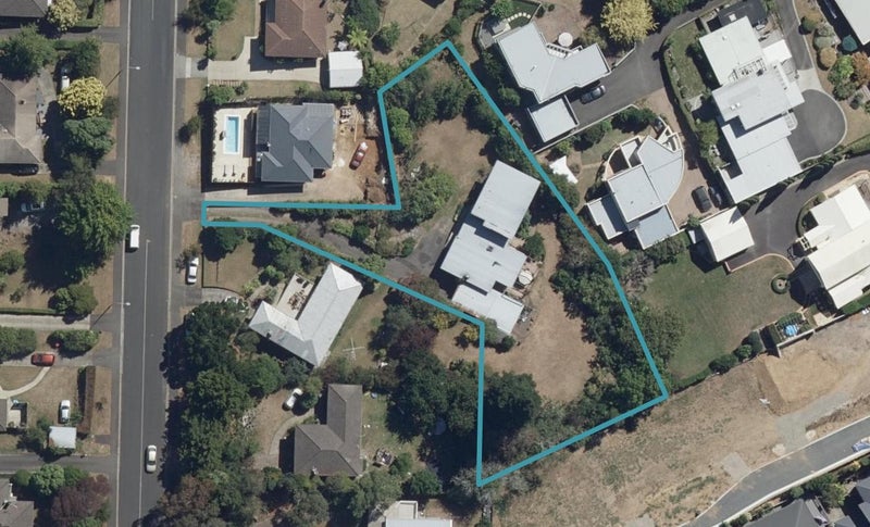11 Alison Street, Hamilton Lake, Hamilton - Carousel 1