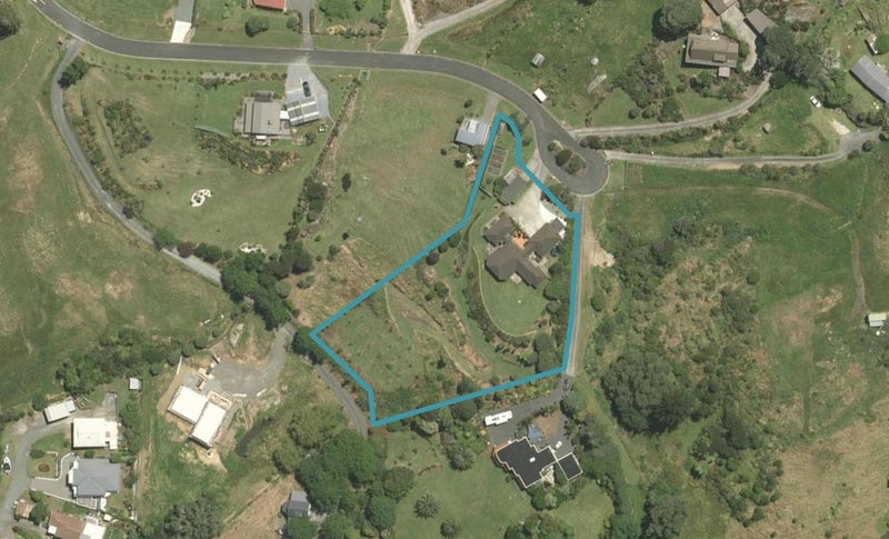 12 The Heights, Whangarei - Carousel 1