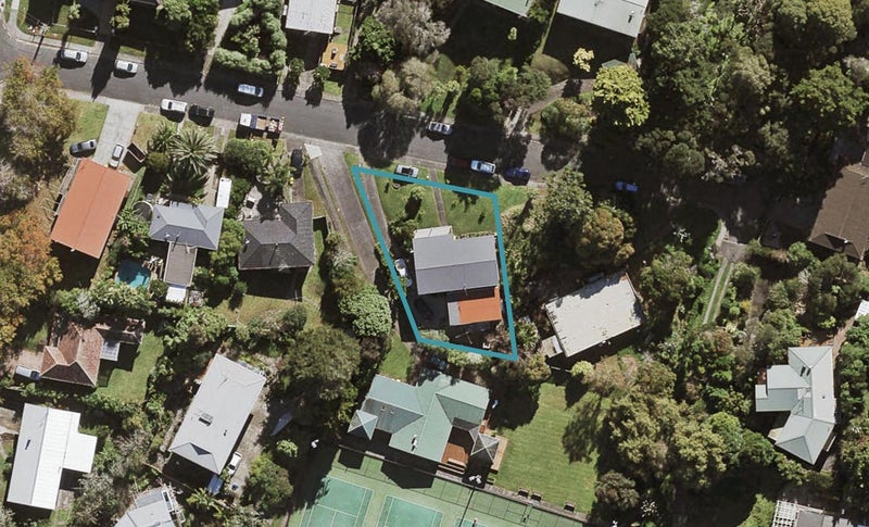 11 Kororo Street, Northcote, Auckland - Carousel 1