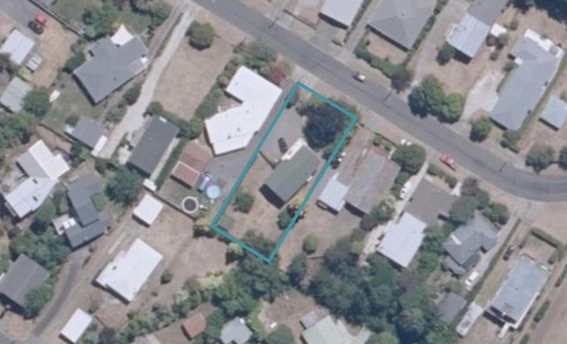 11 Charles Crescent, Rainbow Point, Taupō - Carousel 1