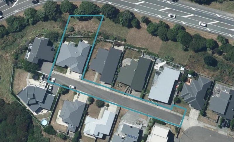 36 Aspiring Terrace, Aotea, Porirua - Carousel 1