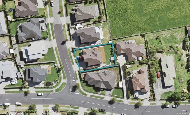 3 Murray Becroft Avenue, Henderson Valley, Auckland - Carousel 1