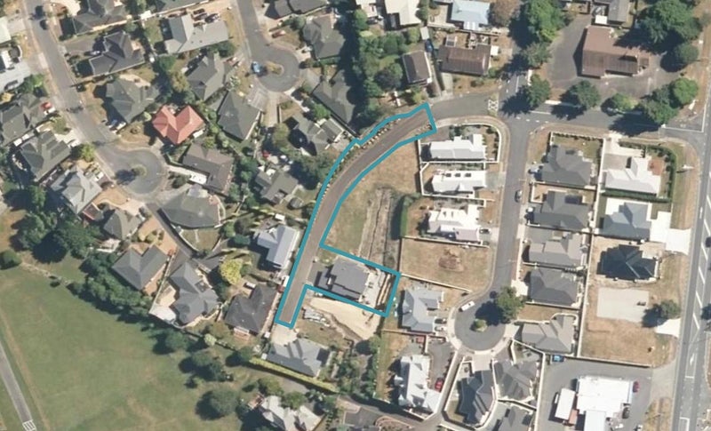 7 Bernadette Street, Brown Owl, Upper Hutt - Carousel 1