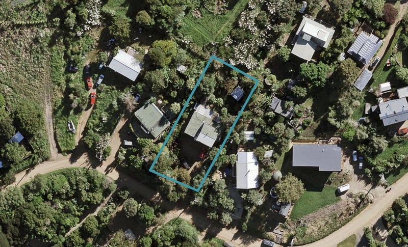 8 Te Makiri Road, Onetangi, Waiheke Island - Carousel 1